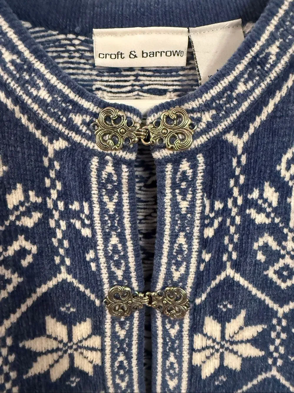 Croft & Barrow Blue & White Nordic Silver Buckle Cardigan Sweater sz M EUC